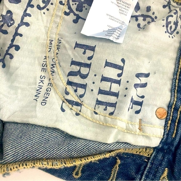We The Free Unknown Legend Mid Rise Skinny Distressed Buttonfly Jeans NWT Sz 25 - Picture 12 of 13
